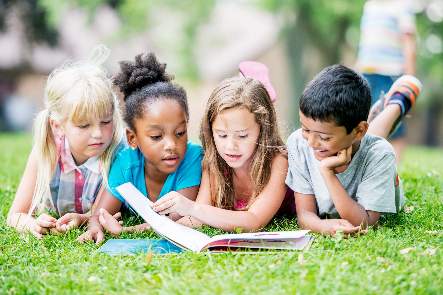 6 Benefits of Summer Reading Programs